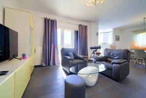 TV - Holiday Apartment Ana's Residence (Krk)
