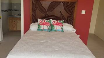Iron/ironing board, WiFi, bed sheets