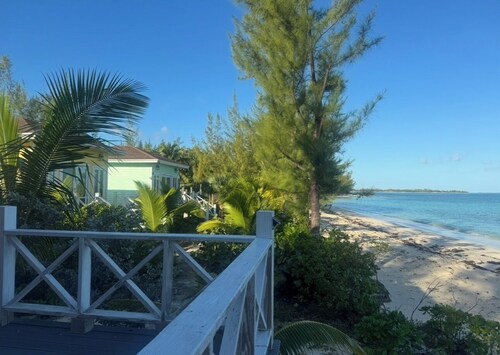 4 Cozy -1 bedroom beach bungalows in tranquil Pleasant Harbour, Morgan’s Bluff