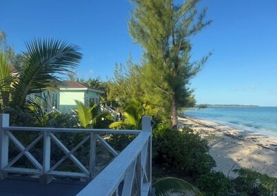 4 Cozy -1 bedroom beach bungalows in tranquil Pleasant Harbour, Morgan’s Bluff