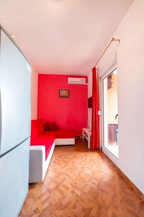 TV - Holiday Apartment Marina 5 2+1 (Srima)