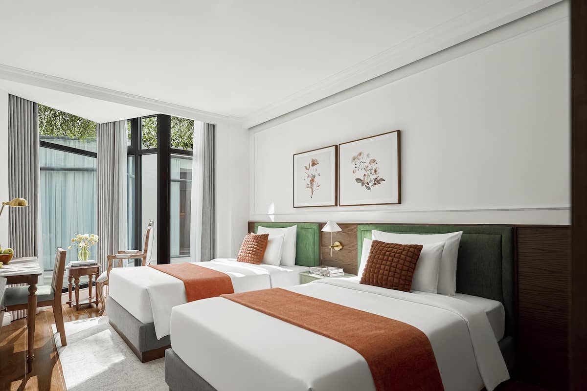 Deluxe Twin Room | In-room safe, iron/ironing board (on request), free WiFi