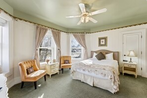 1 bedroom, iron/ironing board, travel cot, free WiFi