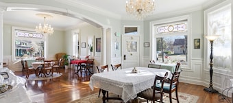 Sun-filled 1-br in Boutique B&B (queen bed + jet spa)
