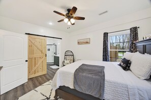 3 bedrooms, iron/ironing board, free WiFi, bed sheets