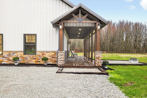 Rosewood Terrace is a beautiful new rental located in Jasonville, IN.