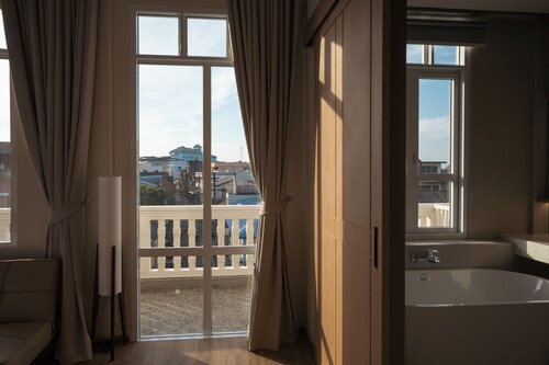 GinGin Hotel Trang Old Town