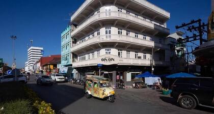 GinGin Hotel Trang Old Town