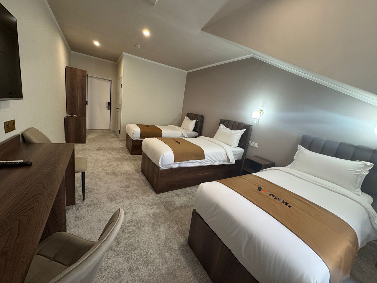 Standard Triple Room | In-room safe, laptop workspace, blackout curtains, iron/ironing board