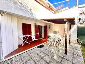 Outdoor dining - Nice one-bedroom apartment with garden and p.auto (Marcelli)