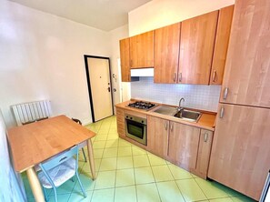 Private kitchen - Three-room seafront apartment with terrace, a/c and p.auto (Marcelli)