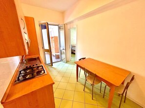 Dining - Three-room seafront apartment with terrace, a/c and p.auto (Marcelli)