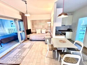3 bedrooms - Delightful cottage with garden and terrace overlooking the sea (Numana)