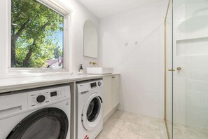 Interior - Marvellous March - 3 Bed Home, Close to Town (Orange)