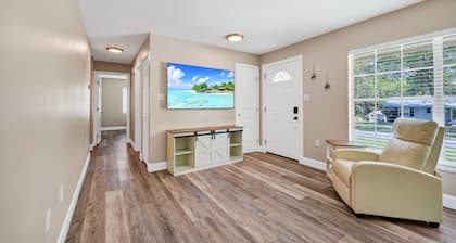 Quiet 3BR Home Near Orlando + Beaches! Fast WiFi!