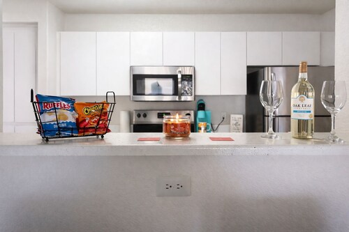Cozy 2B2B in Downtown PHX • Near Airport • Perfect Work or Getaway•