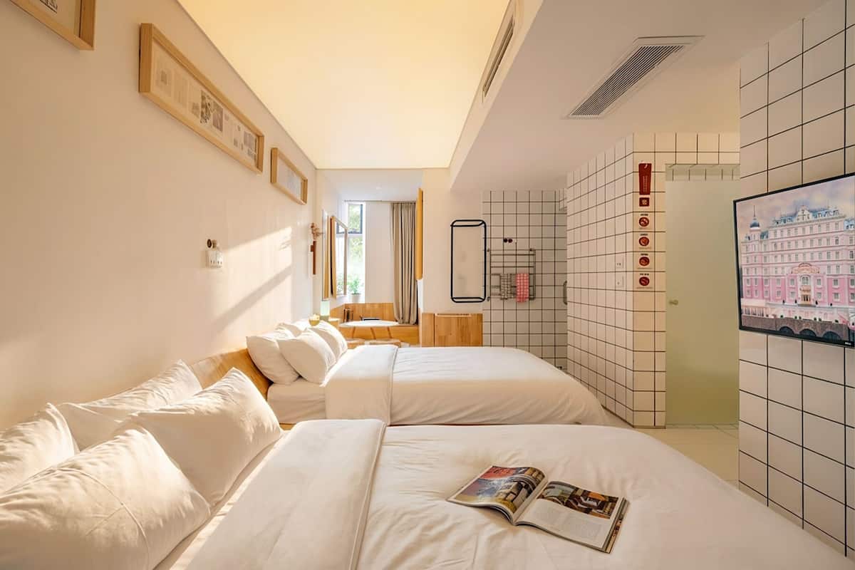 Elite Twin Room, 2 Double Beds, Non Smoking, Private Bathroom