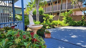 Property grounds - Town Beach Motor Inn (Port Macquarie)