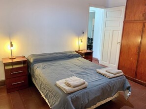 WiFi, bed sheets - Colonial Apt for 7 · Private Terrace · 3 Bedrooms · 9 Blocks from Main Square (Salta)