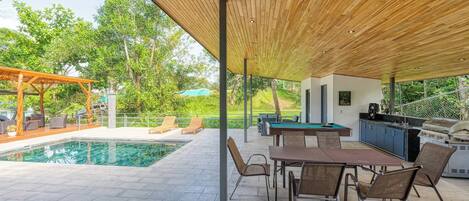 Ferienhaus, 2 Schlafzimmer, barrierefrei, eigener Pool | Terrasse/Patio