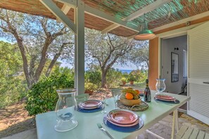 Outdoor dining - Casa Le Terrazze - Capo d'Arco (Rio Marina)