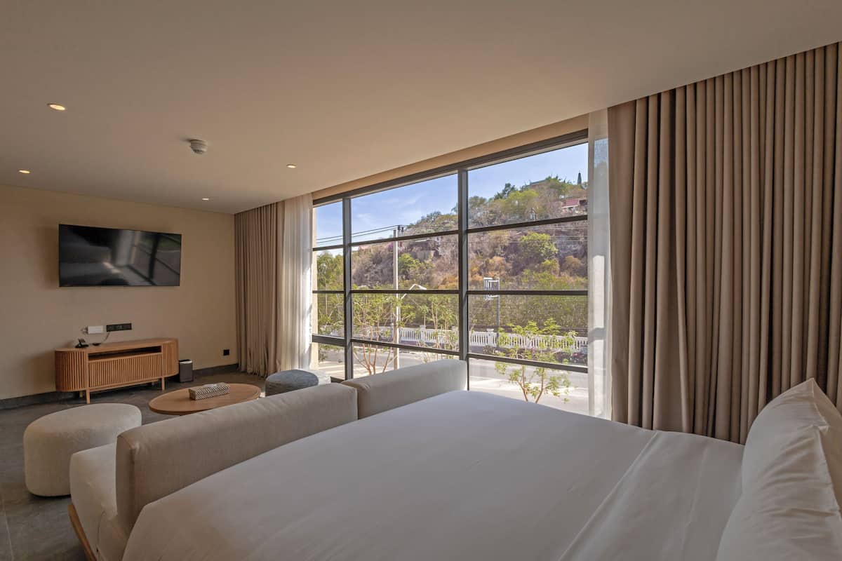 Mountain Deluxe Room | 迷你吧、客房内保险箱、遮光窗帘、免费 WiFi