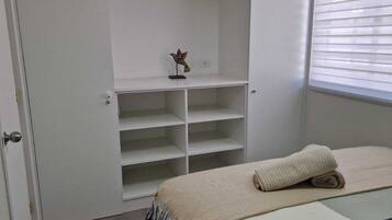 3 habitaciones y ropa de cama