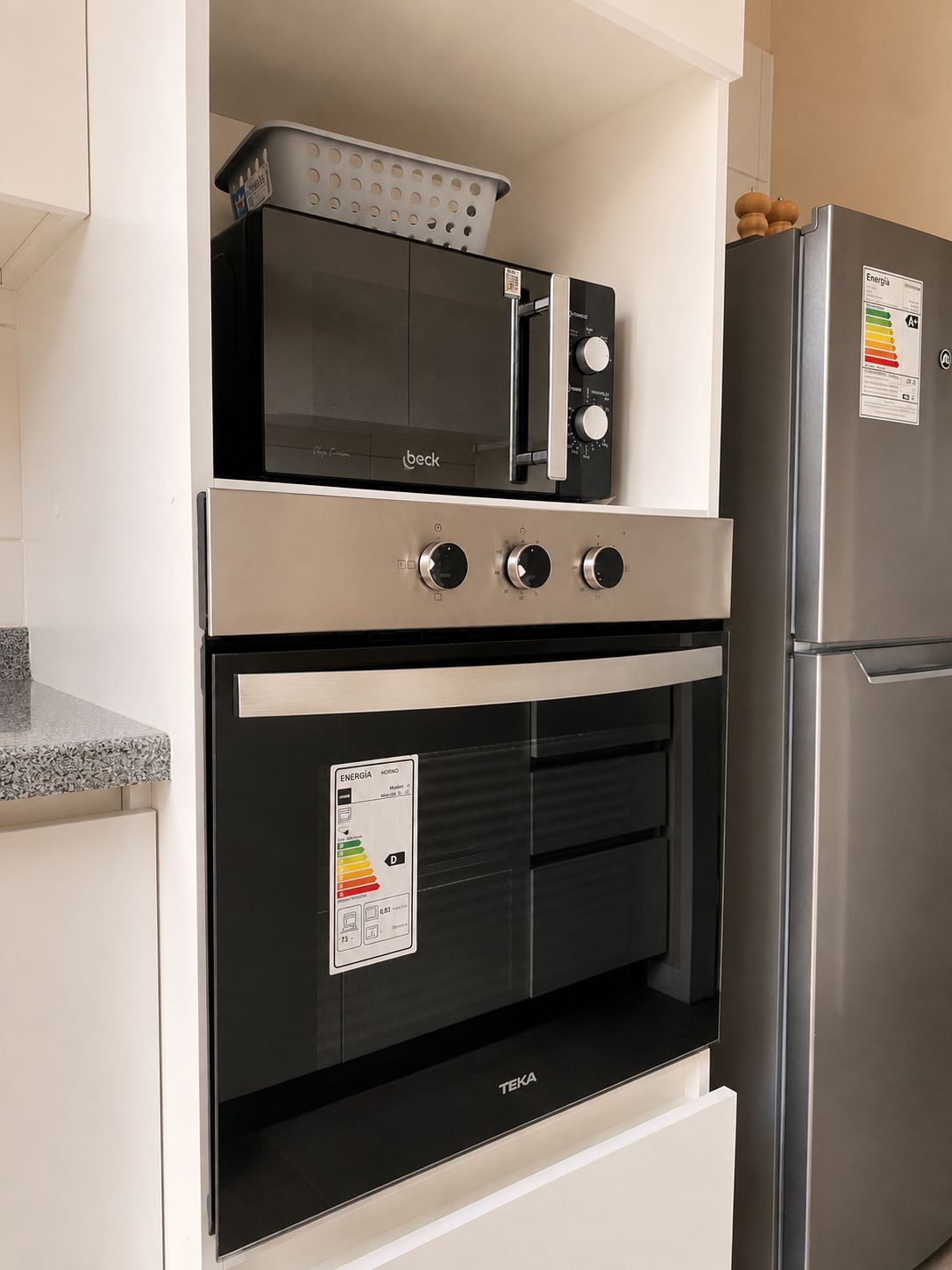 Coffee/tea maker, fridge, microwave, oven