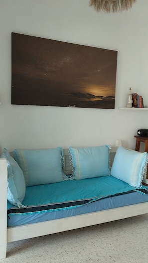 Interior - Casa Di Philo 1
Four Steps To The Beach, (Watamu)