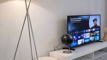 Apartment, 2 Bedrooms | Interior