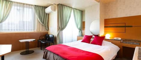Basic Double Room, River View | Free WiFi