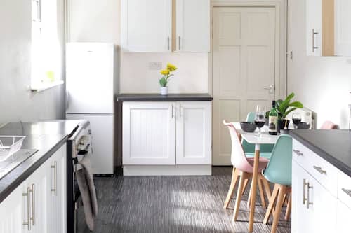 House, 5 Bedrooms | Interior