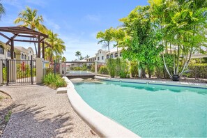 Pool - Dasheri |Hotel-Style Room with King Bed and Pool Access in Palm Cove (Palm Cove)