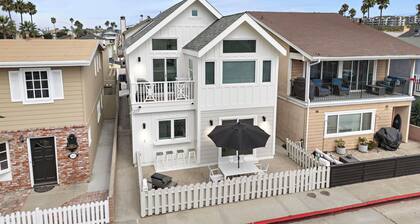 Newport Beach Surfside Bungalow Steps to Sand and Salt