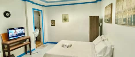 1 bedroom, iron/ironing board, internet, bed sheets