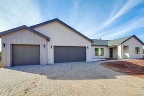 Exterior - Gateway to Route 66 Fun! Mtn-View Williams Home (Williams)