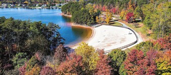 Boat & Relax on Smith Mountain Lake! Bright Condo