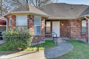 Exterior - < 1 Mi to Historic McKinney: Modern Duplex w/ Yard (McKinney)