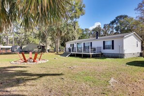 Exterior - Cast & Relax! Peaceful Lake House in Midway (Midway)