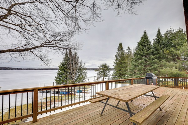 Pearson Vacation Rental | 2BR | 1BA | Step-Free Access | 600 Sq Ft