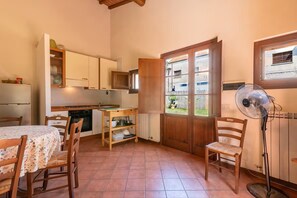 Comfort Apartment, 2 Bedrooms | Living room - Apartment in Laterina With Pool (Pergine Valdarno)