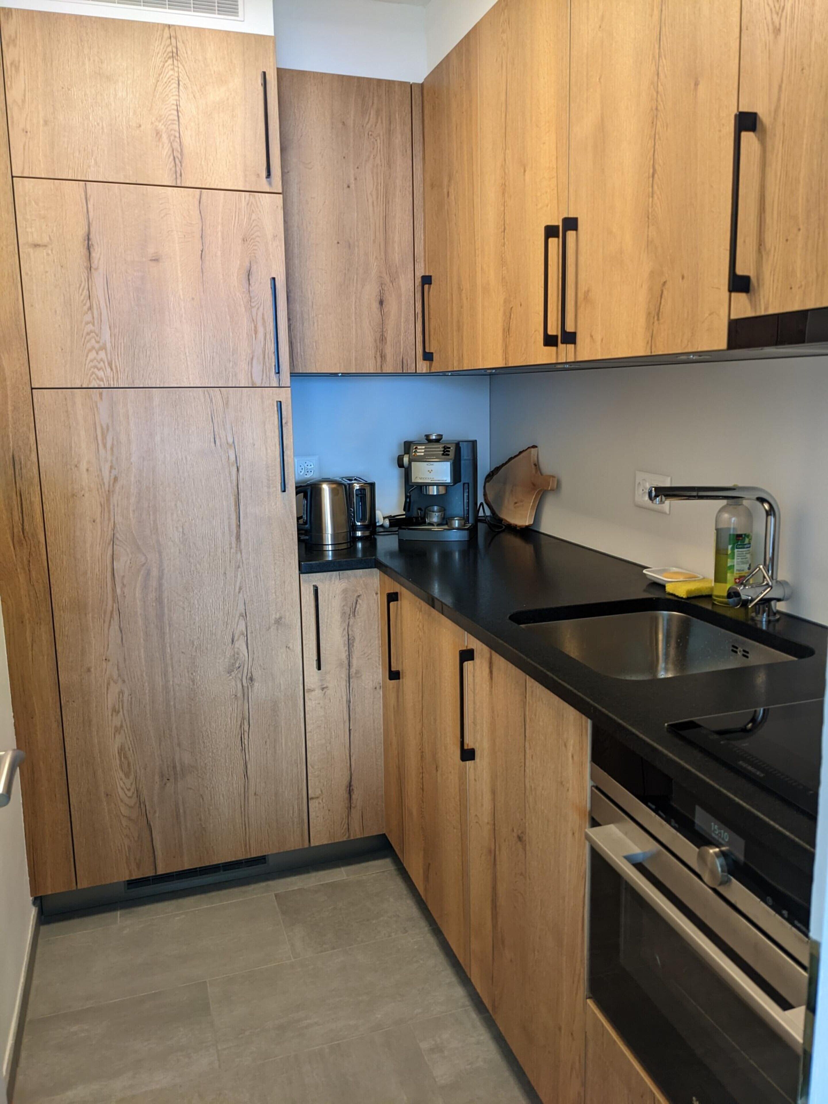 Classic Apartment, 2 Bedrooms | Private kitchen