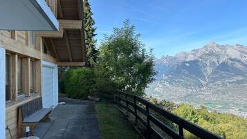 Pemandangan dari properti