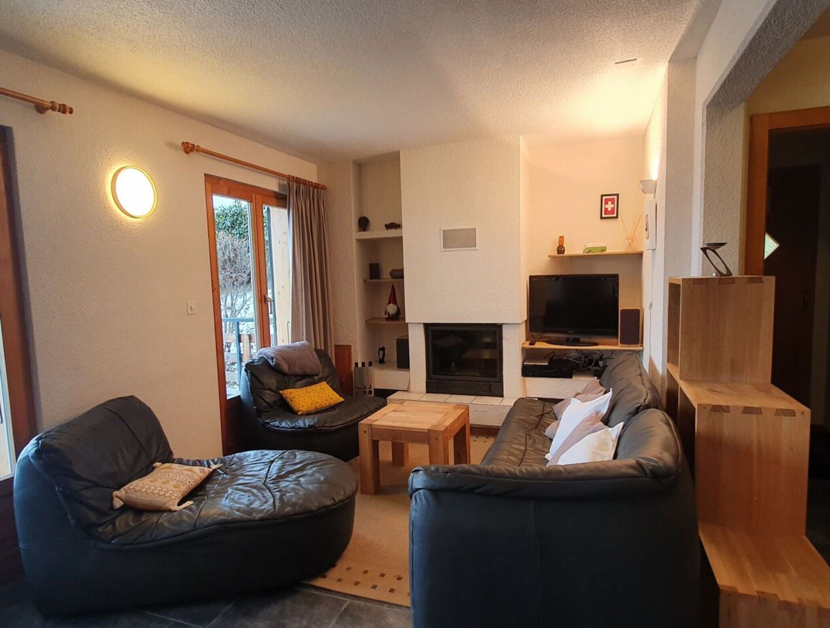 Comfort Chalet, 5 Bedrooms | Living room