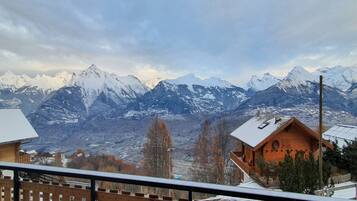 Chalet Comfort, 5 kamar tidur | Pemandangan dari properti