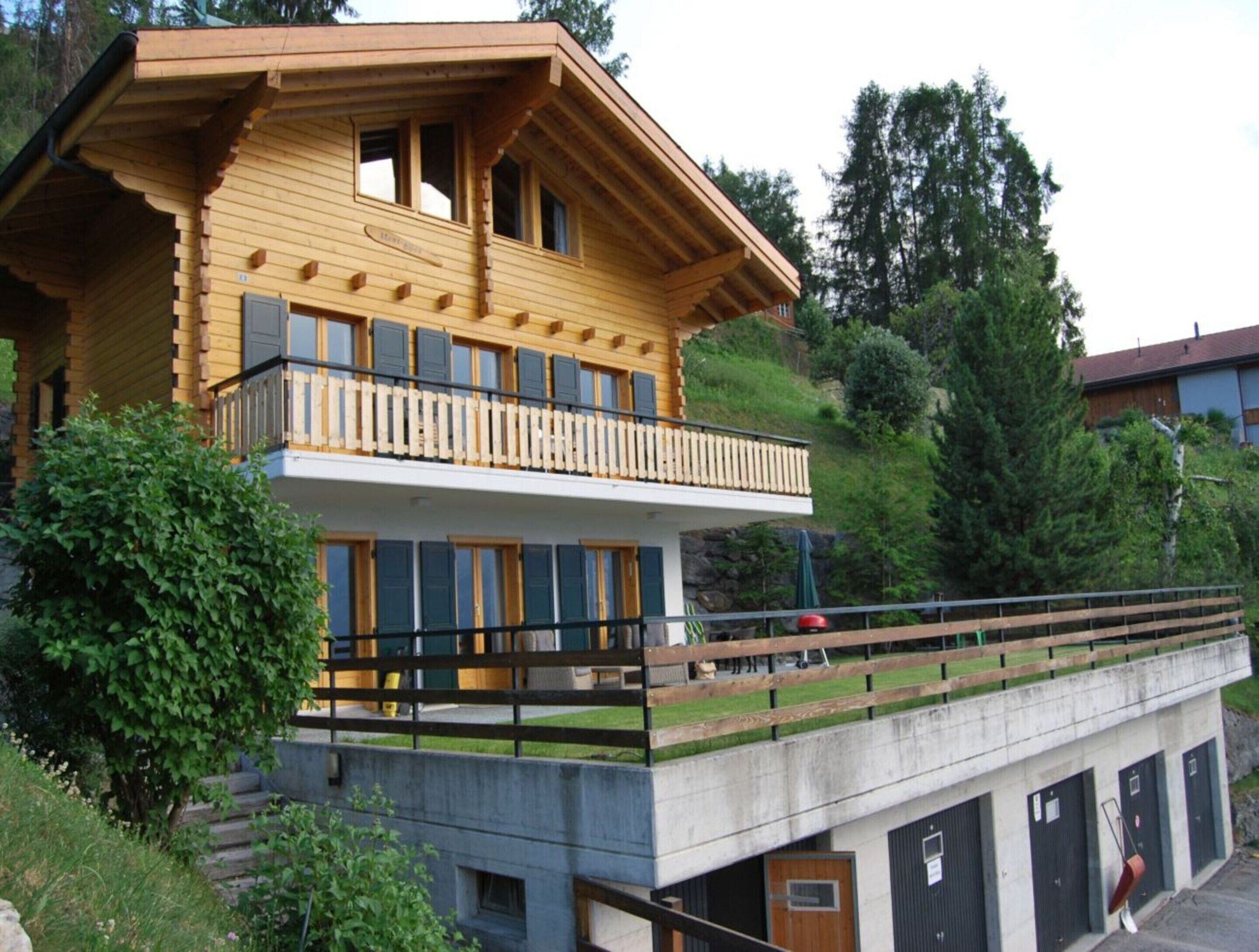 Comfort Chalet, 5 Bedrooms | Balcony
