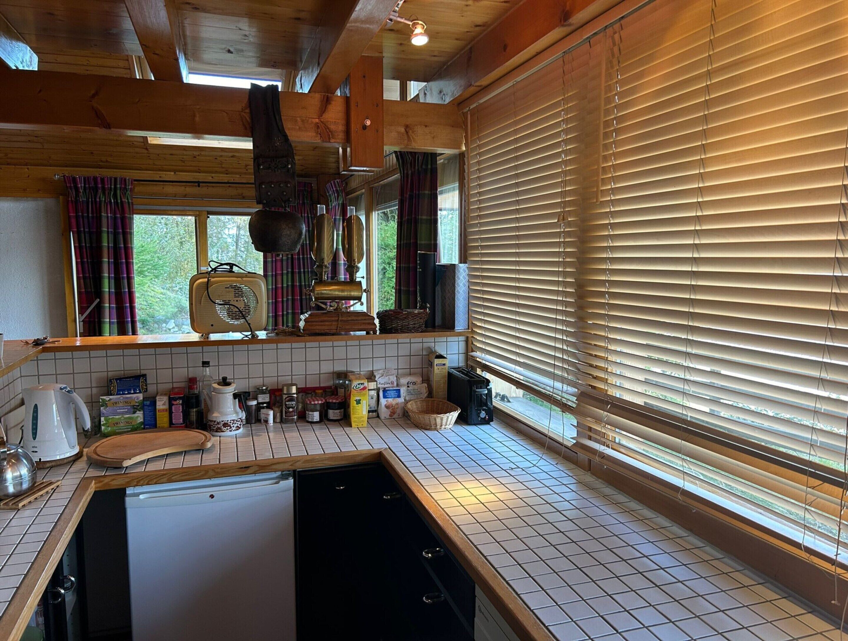 Classic Chalet, 4 Bedrooms | Private kitchen | Fridge, microwave, oven, dishwasher