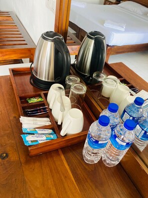 Superior Double Room, Balcony, Lake View | Coffee and/or coffee maker - Hotel Sandriana Kandy (Kandy)