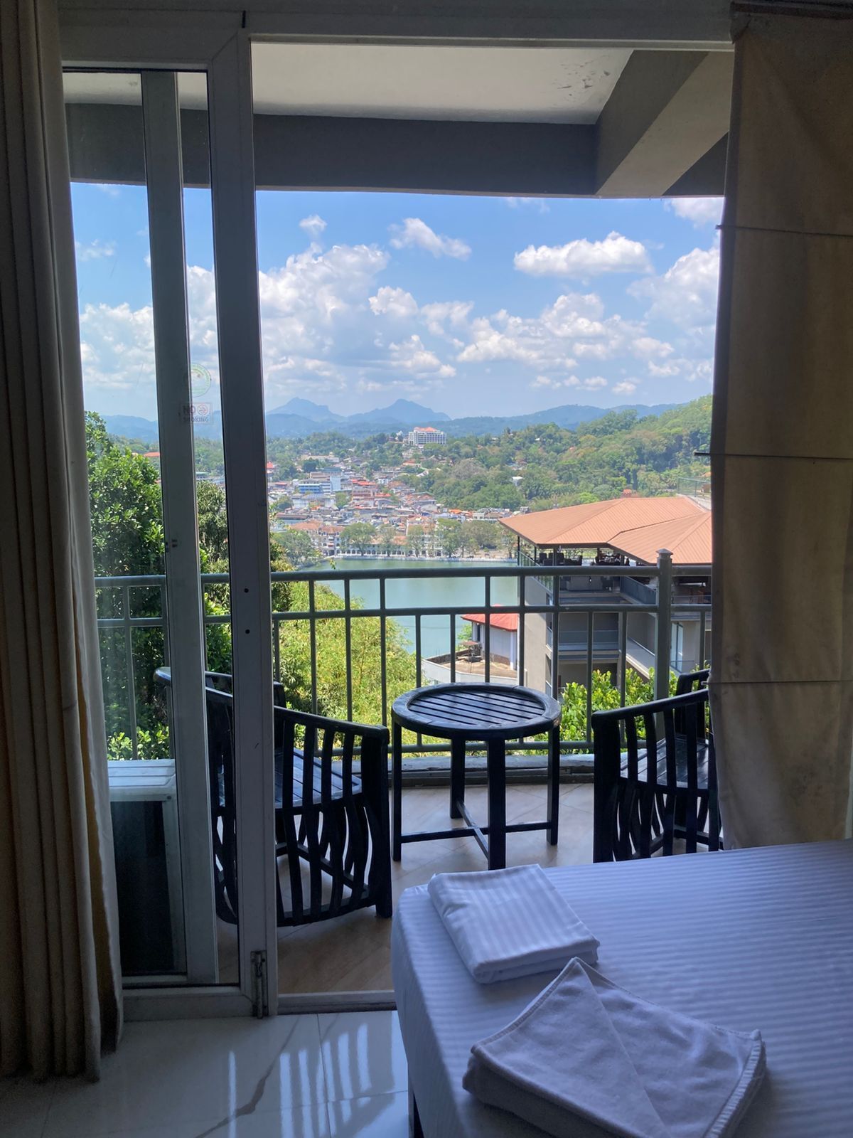 Superior tweepersoonskamer, balkon, uitzicht op meer | Dineren