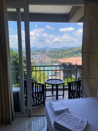 Restaurantes. Hotel Sandriana Kandy